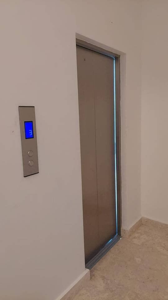 3185-Elevator