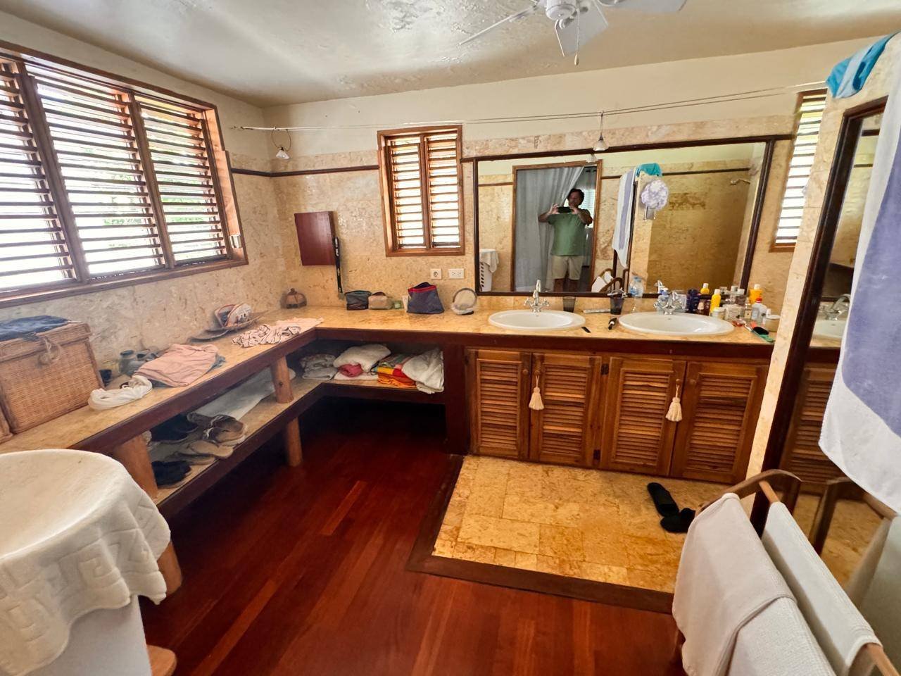 2967-Bathroom1 Beautiful 4-Bedroom Caribbean Villa in Playa Las Ballenas