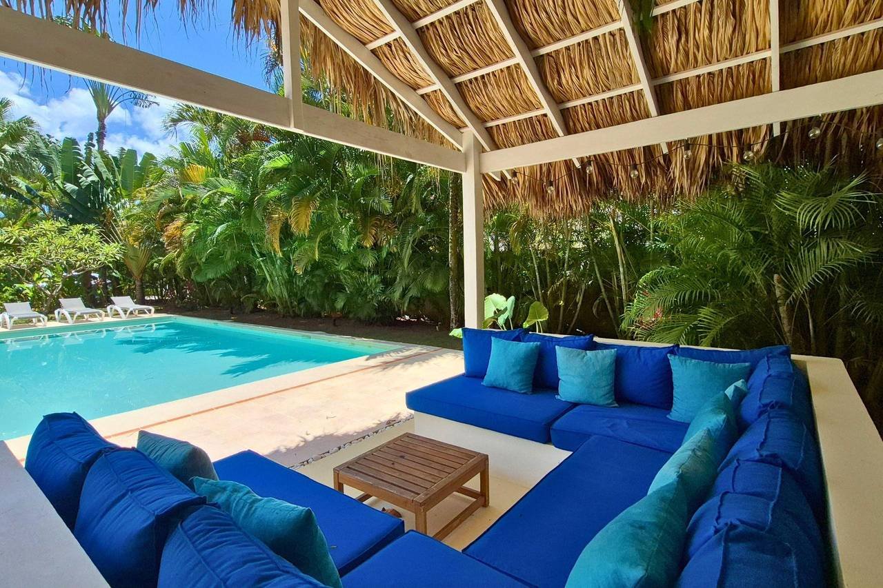 3293-Lounging2 Beautiful Villa Eder at Playa Bonita