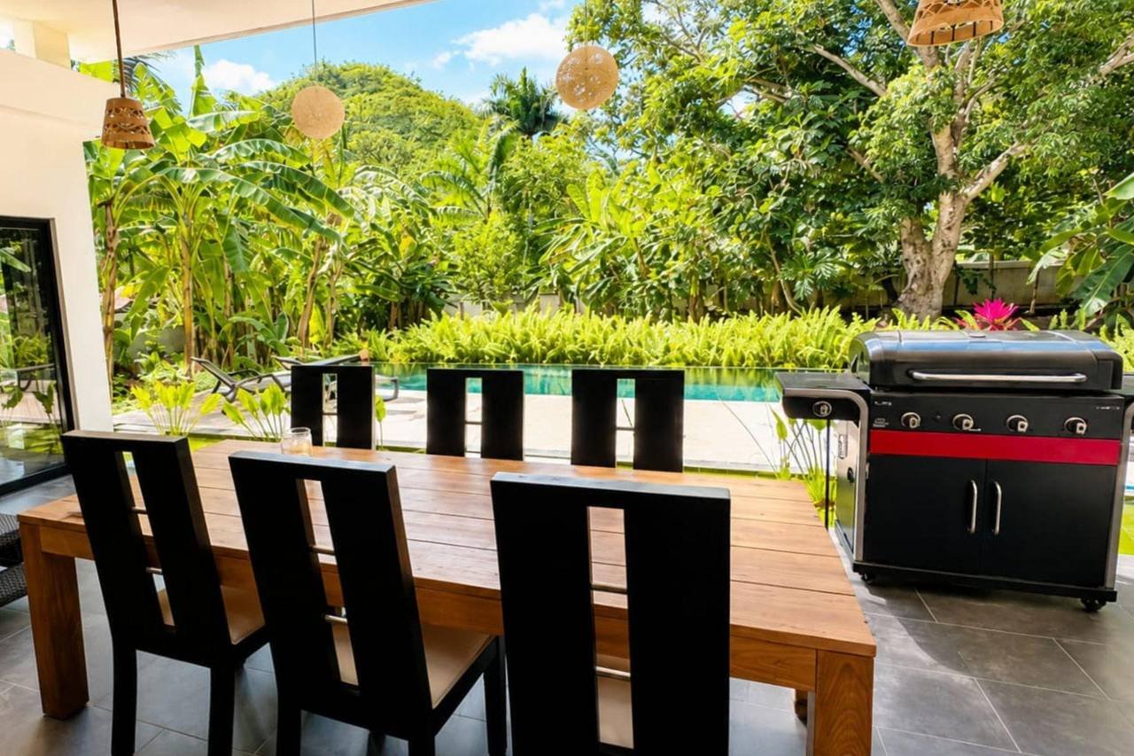 3294-DiningRoom1 Exotic Tropical Oasis Villa