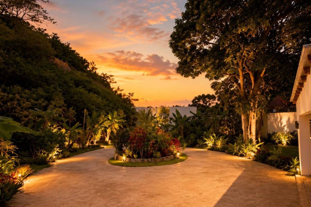 3294-Outside6 Exotic Tropical Oasis Villa