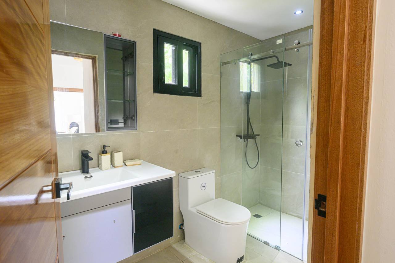 3300-Bathroom1 Beautiful 3-Bedroom Apartment at Palmares Residences