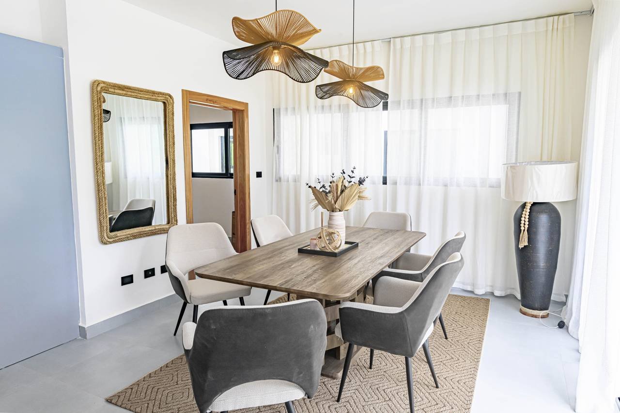 3300-DiningRoom2 Beautiful 3-Bedroom Apartment at Palmares Residences