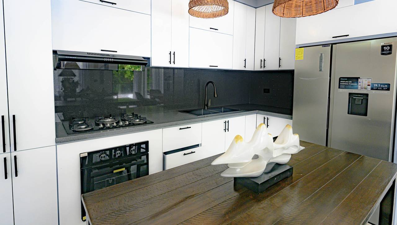 3300-Kitchen3 Beautiful 3-Bedroom Apartment at Palmares Residences