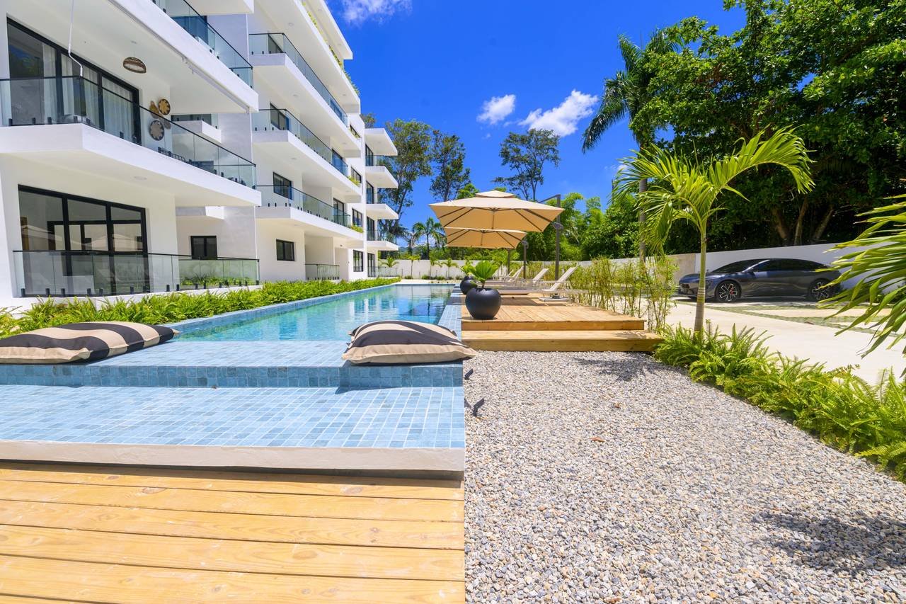 3300-Pool1 Beautiful 3-Bedroom Apartment at Palmares Residences