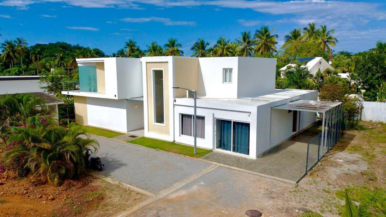 3308-Facade1 Modern Villa at Playa Bonita