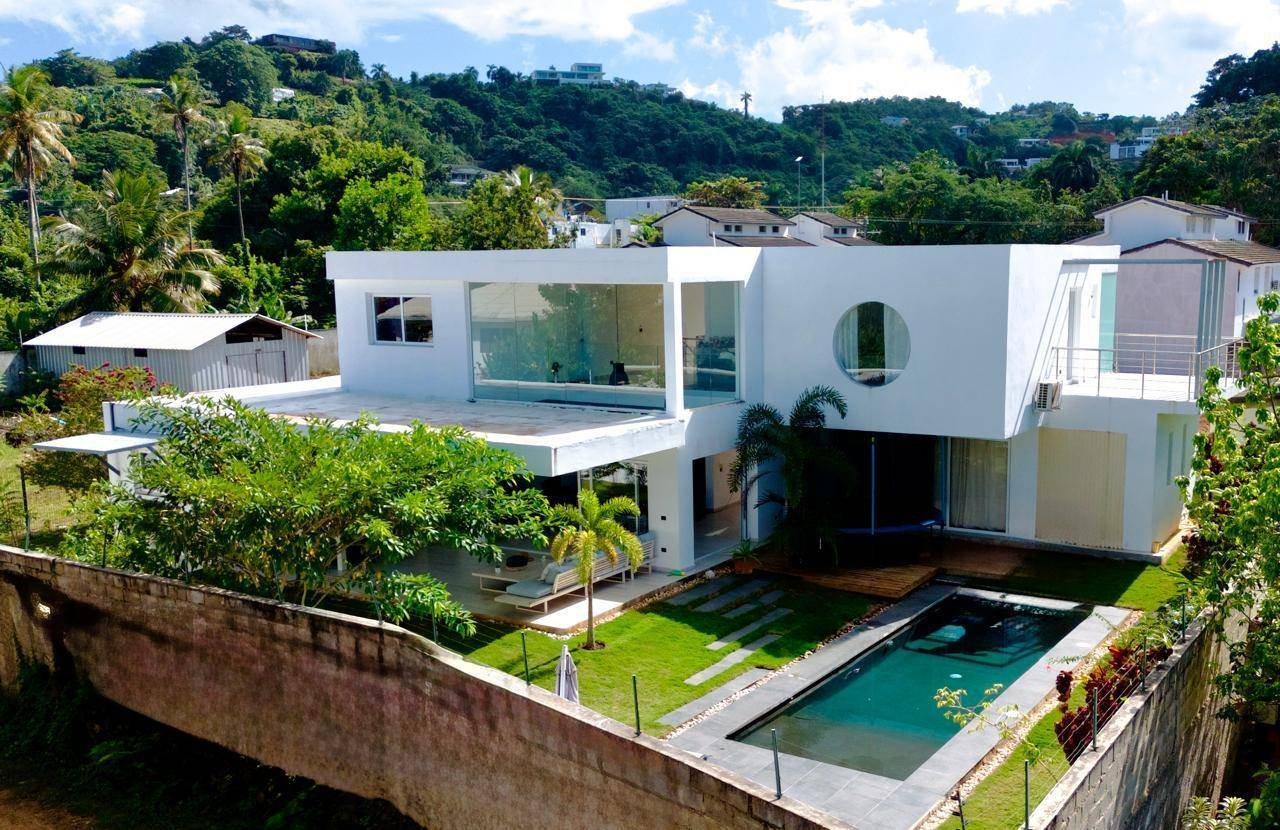3308-Facade2 Modern Villa at Playa Bonita
