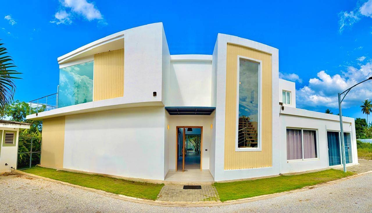 3308-Facade3 Modern Villa at Playa Bonita