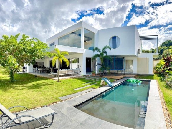 Modern Villa at Playa Bonita