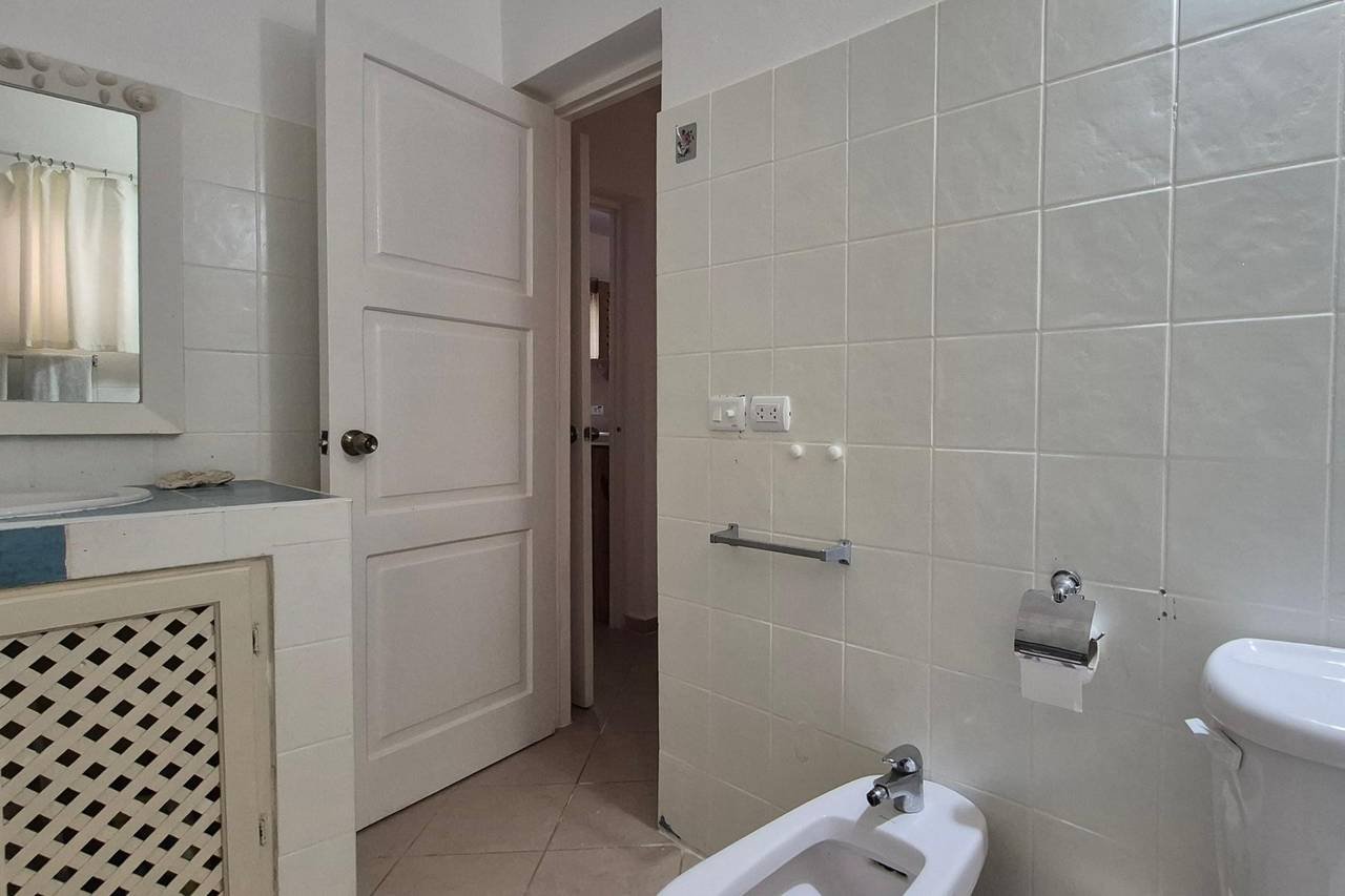 3309-Bathroom1 Renovated Apartment only 50 meters from Playa Popy