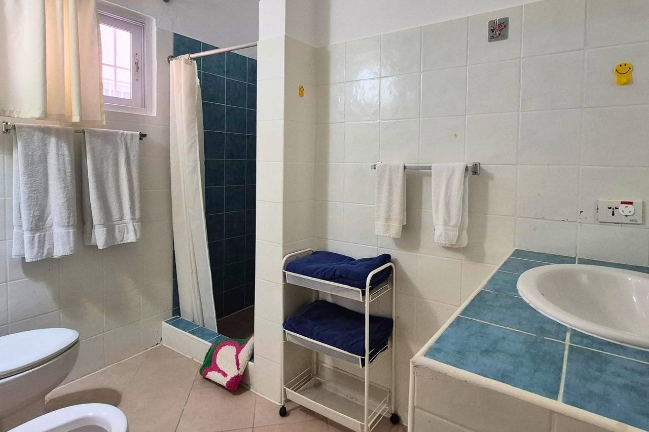 3309-Bathroom2 Renovated Apartment only 50 meters from Playa Popy