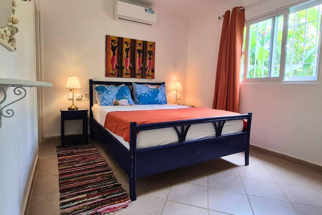 3309-Bedroom2 Renovated Apartment only 50 meters from Playa Popy
