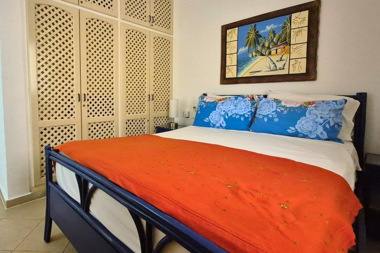 3309-Bedroom3 Renovated Apartment only 50 meters from Playa Popy