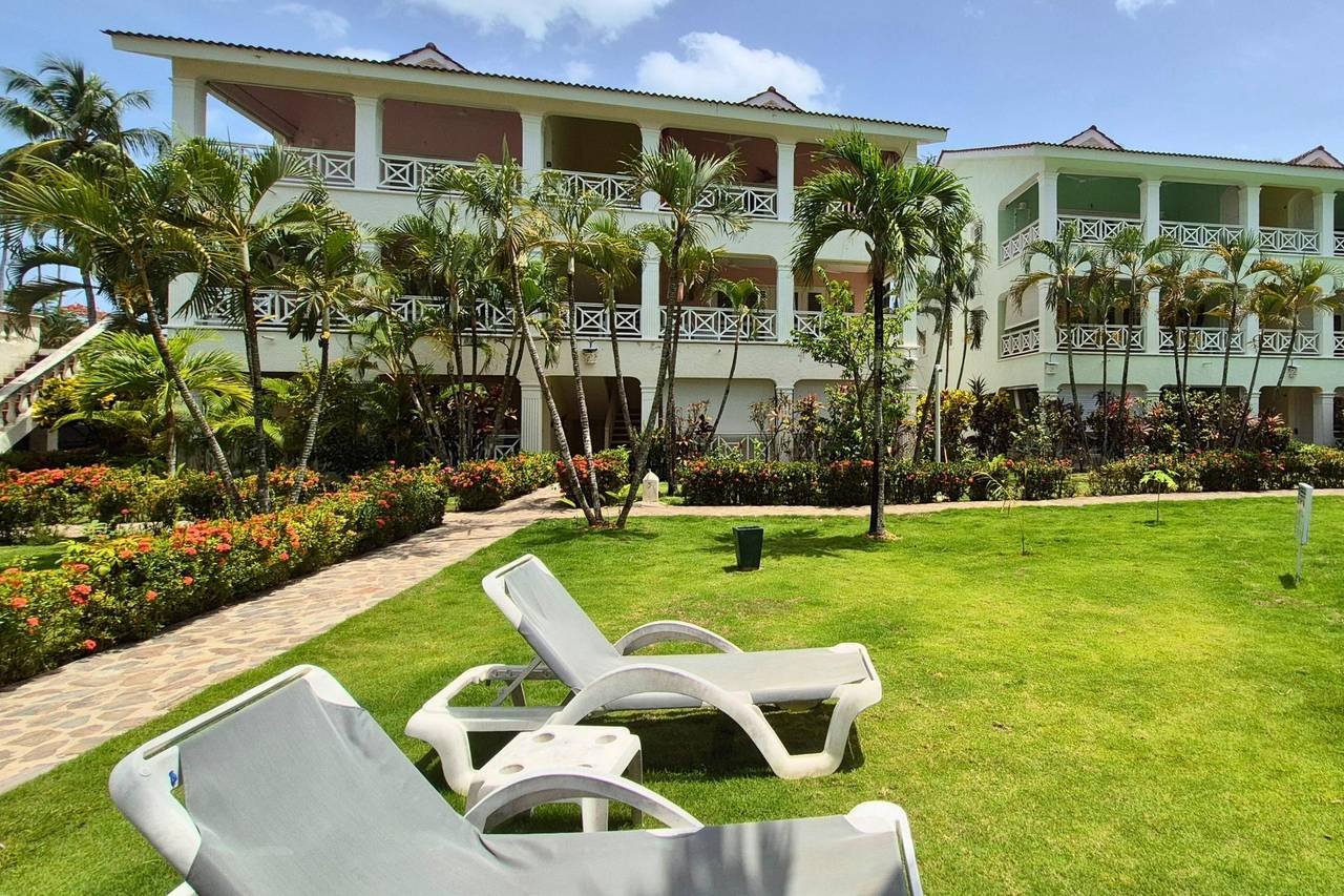 3309-Outside1 Renovated Apartment only 50 meters from Playa Popy