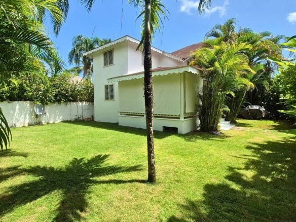 Charming Colonial Villa Near Playa Punta Popy