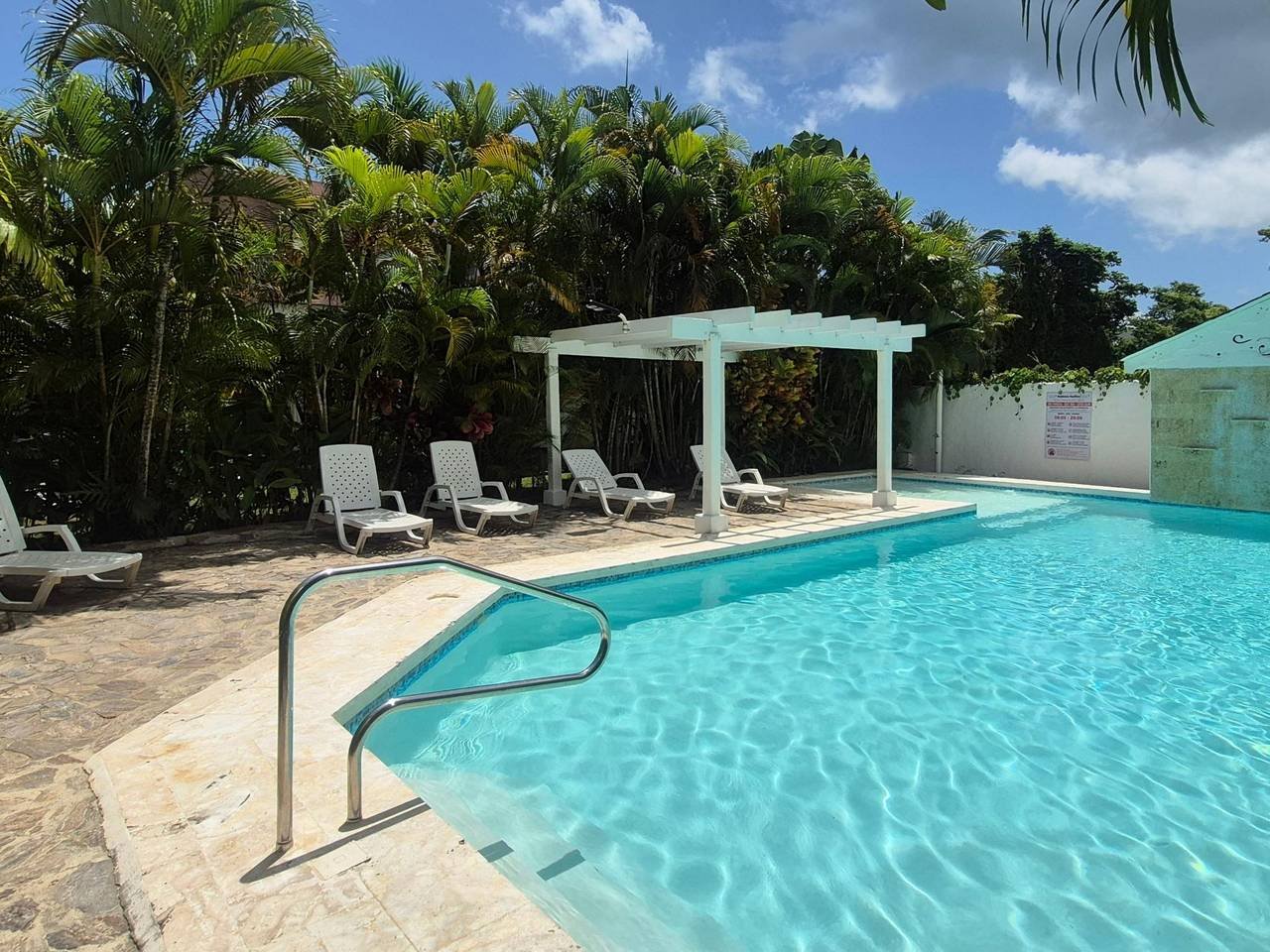3342-Pool1 Charming Colonial Villa Near Playa Punta Popy