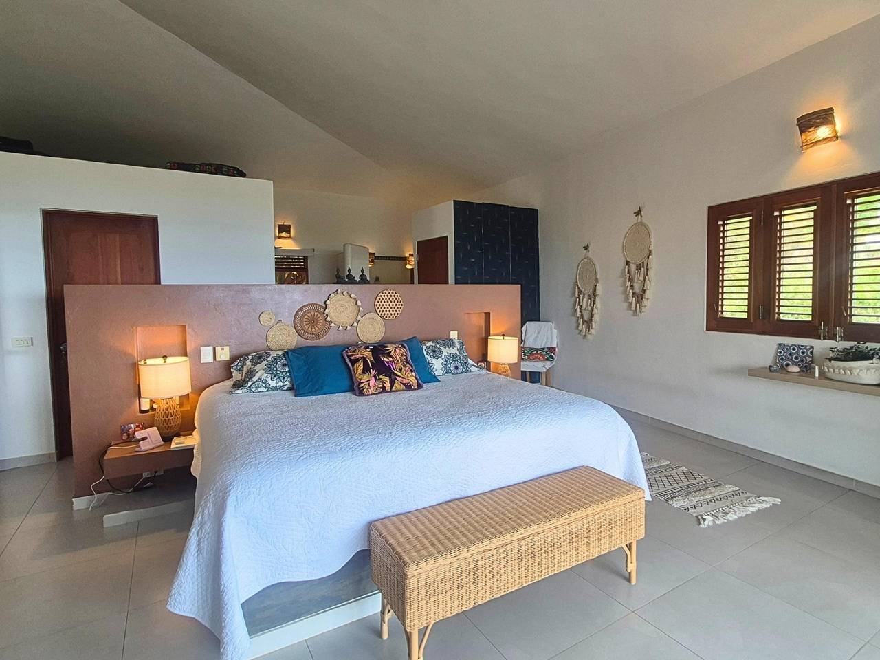 3352-Bedroom1 Exclusive Luxury Villa with Ocean Views