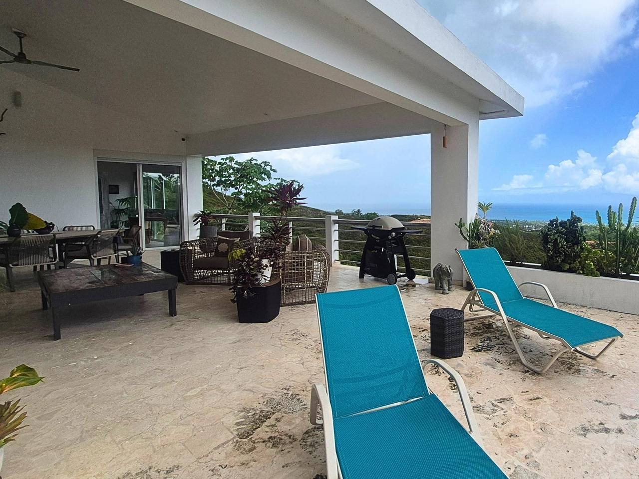 3352-Terrace2 Exclusive Luxury Villa with Ocean Views