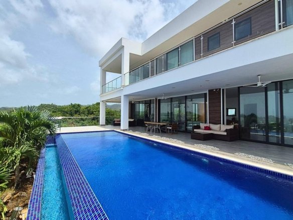 Exceptional Villa with Panoramic Spectacular Sea Views