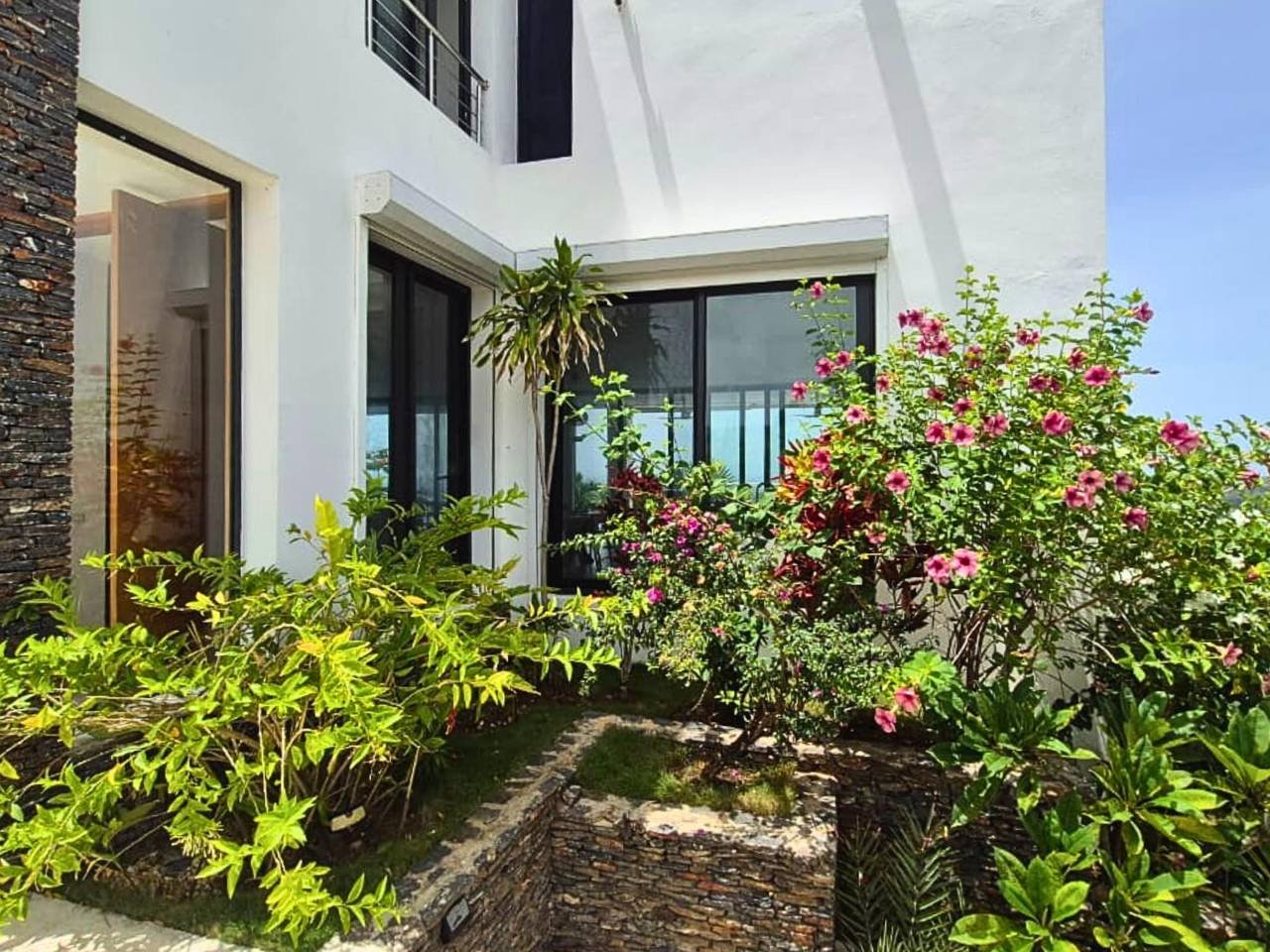 3353-Outside1 Exceptional Villa with Panoramic Spectacular Sea Views