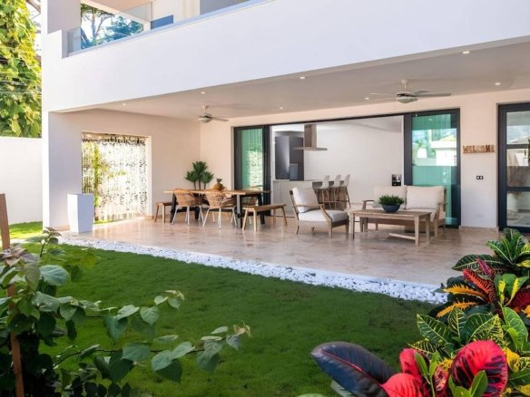 Modern Apartment at Beautiful Popy Beach