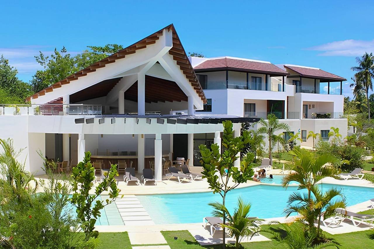 3398-Outside1 Modern Apartment at Amare Residences