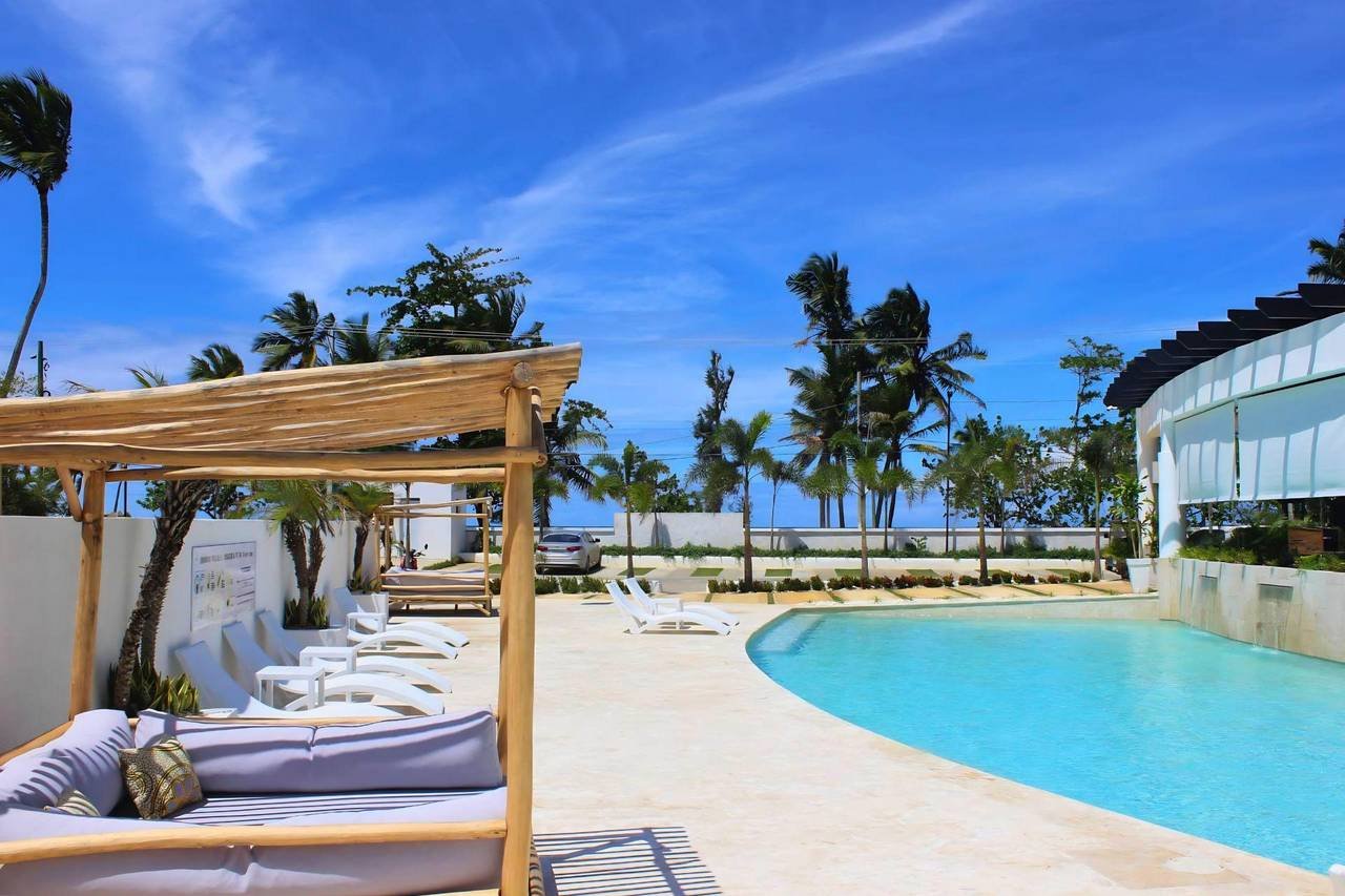 3398-Pool1 Modern Apartment at Amare Residences