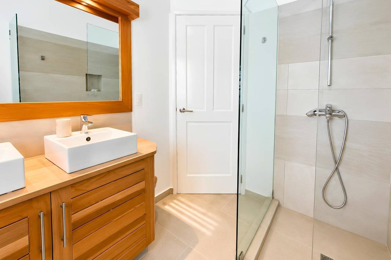 3400-Bathroom2 Charming Renovated Villa near Beautiful Playa Las Ballenas