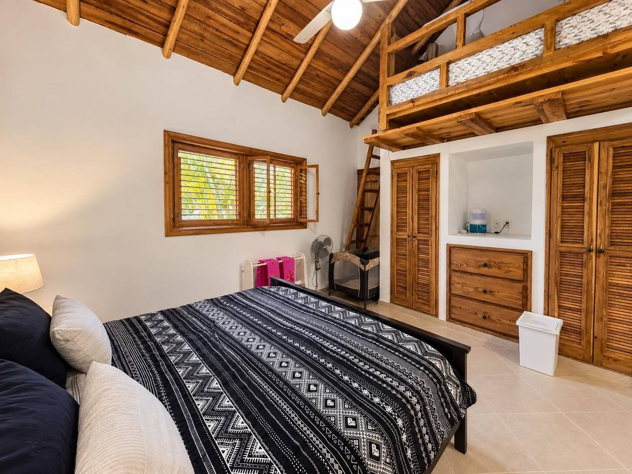 3406-Bedroom11 Beautiful Tropical Villa with Bungalow 100m from Playa Las Ballenas !