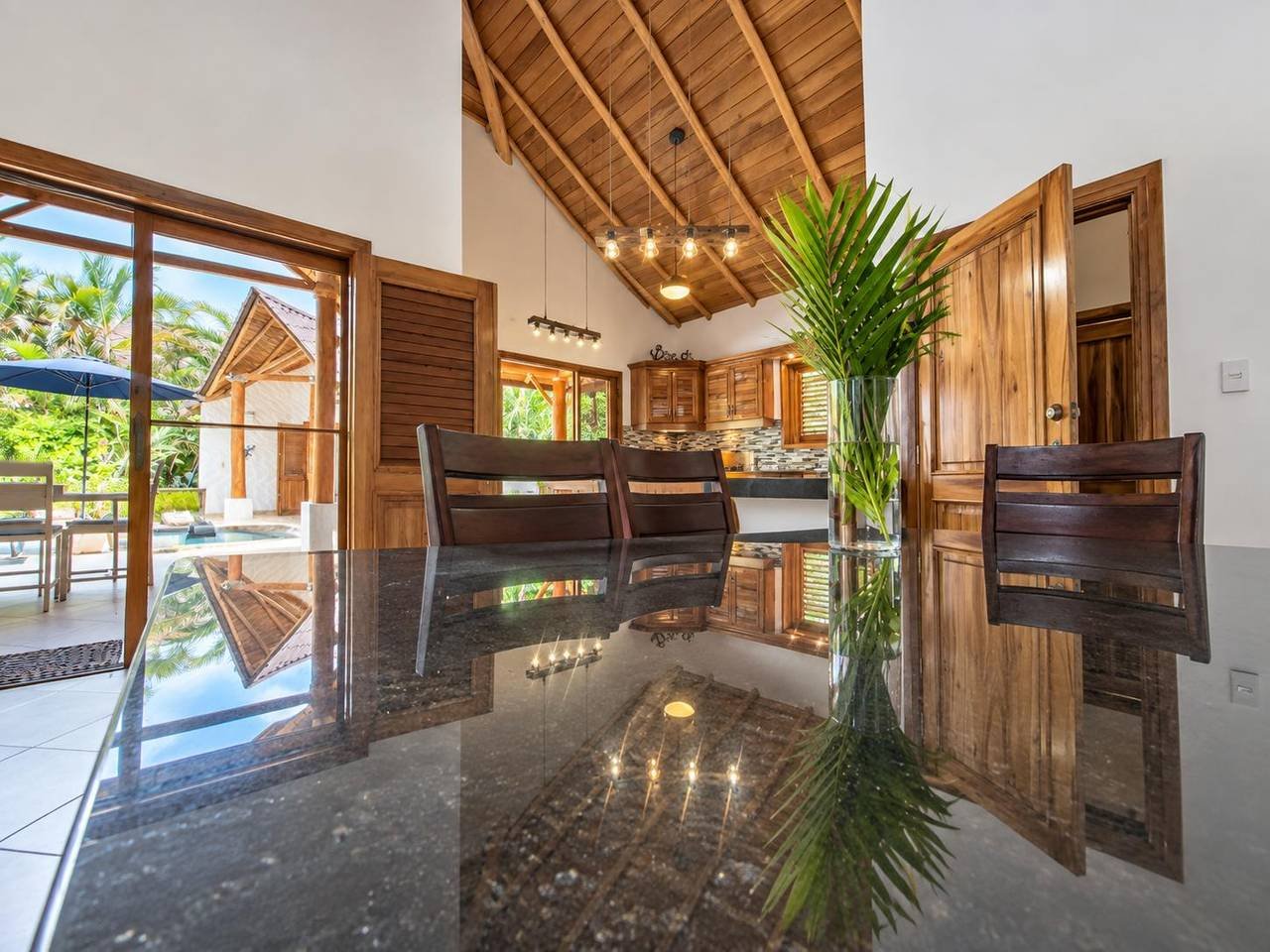 3406-DiningRoom1 Beautiful Tropical Villa with Bungalow 100m from Playa Las Ballenas !