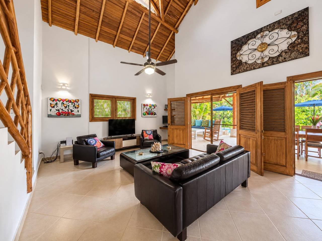 3406-LivingArea2 Beautiful Tropical Villa with Bungalow 100m from Playa Las Ballenas !