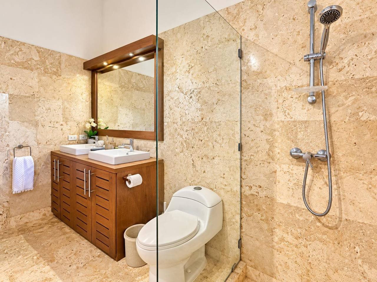3415-Bathroom4 Charming 4-bedroom villa at Playa Las Ballenas