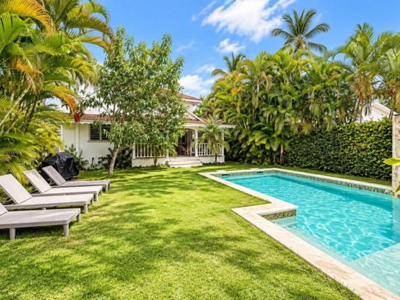 Charming 4-bedroom villa at Playa Las Ballenas