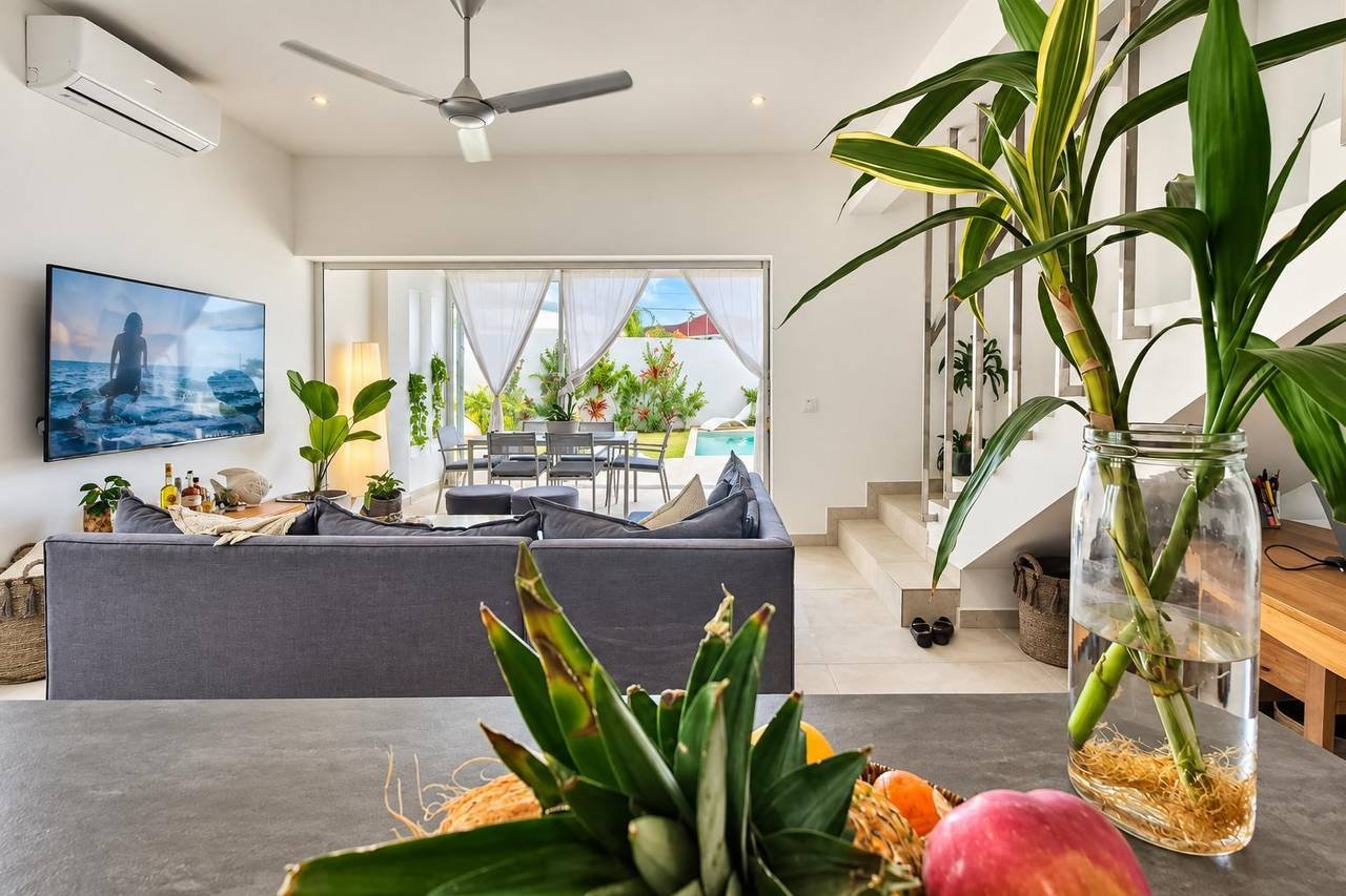Superb Contemporary Villa at Playa Popy !