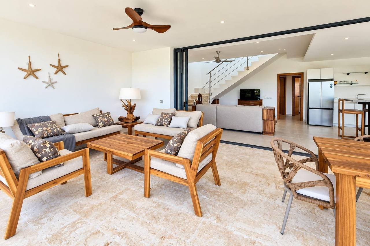 Awesome Ocean view penthouse at Bonita Village