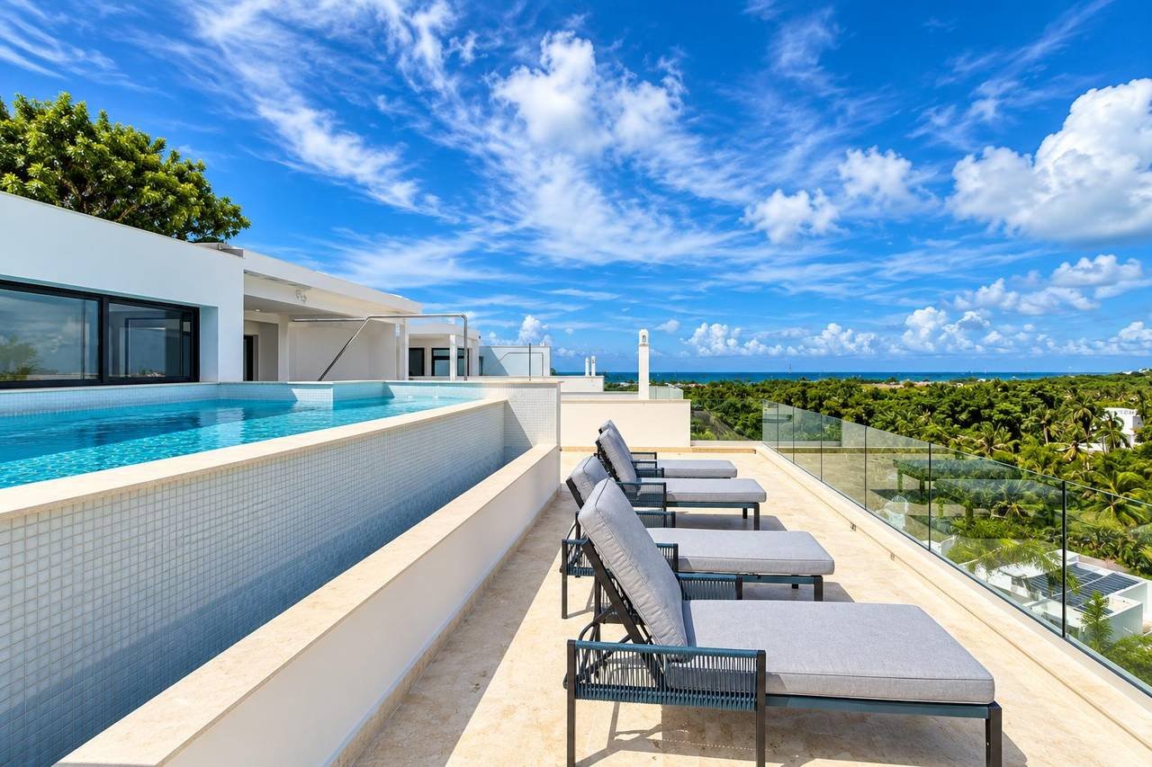 Awesome Ocean view penthouse at Bonita Village