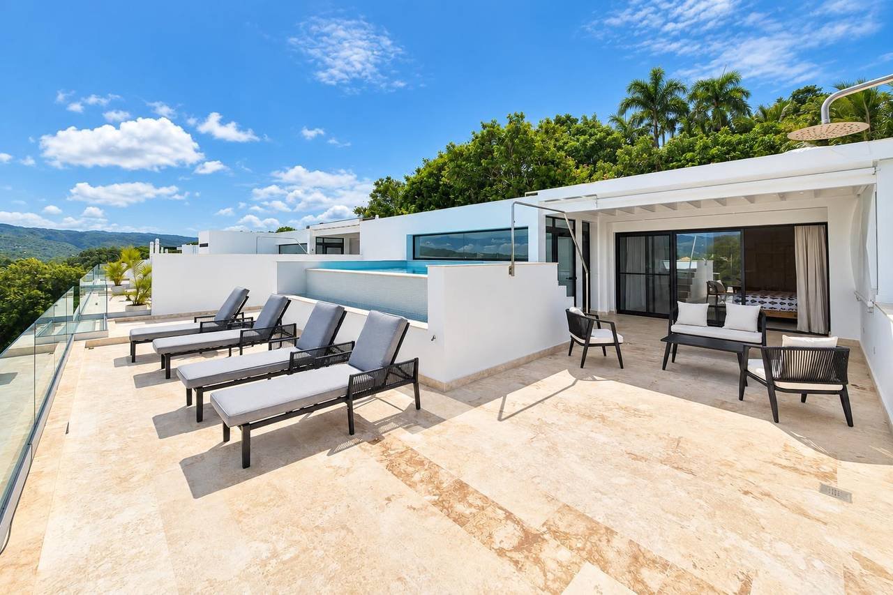 Awesome Ocean view penthouse at Bonita Village