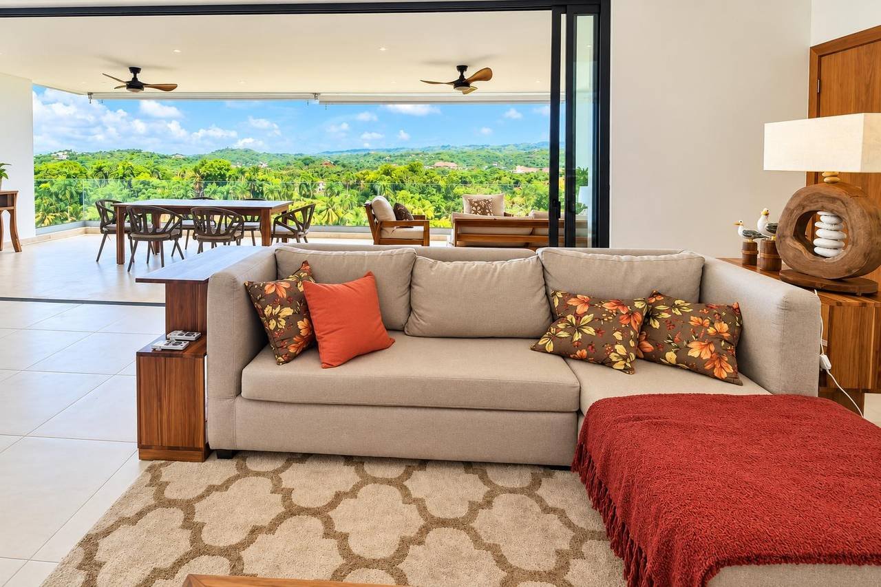 Awesome Ocean view penthouse at Bonita Village