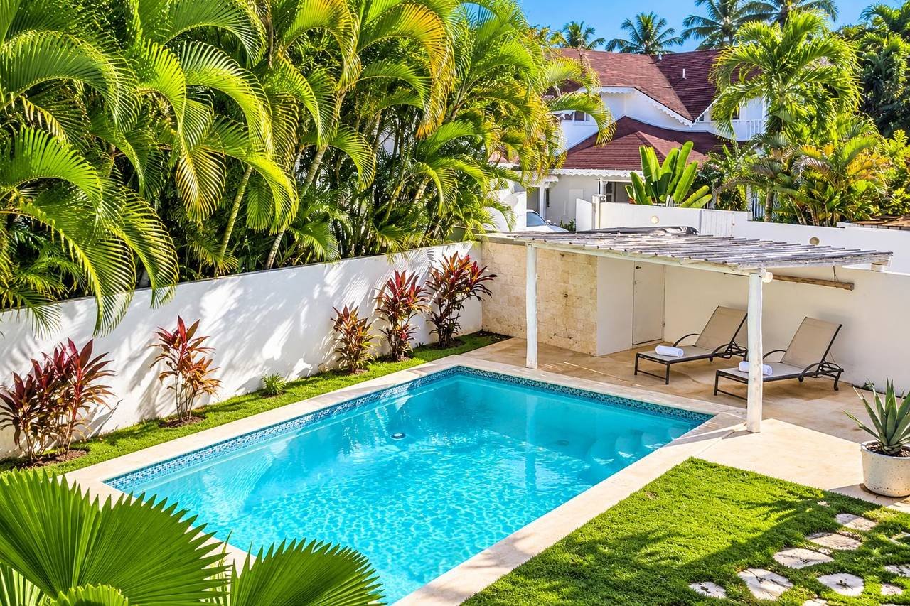 3451-Backyard2 Charming 4 Bedroom Colonial Villa with Private pool near Playa Las Ballenas